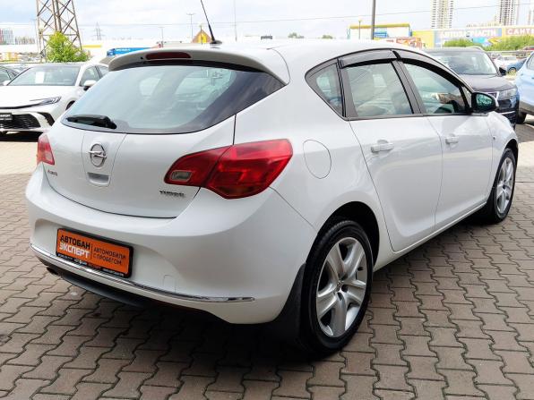 Opel Astra J с пробегом 2012 года, цена 829 000 рублей, 102000 км, хэтчбек, Автокод Объявления
