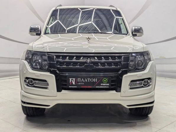 Mitsubishi Pajero IV Рестайлинг 2 с пробегом 2019 года, цена 3 390 000 рублей, 55414 км, внедорожник, Автокод Объявления