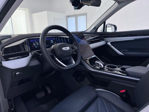 Geely Atlas II с пробегом 2024 года, цена 3 050 000 рублей, 6705 км, внедорожник, Автокод Объявления