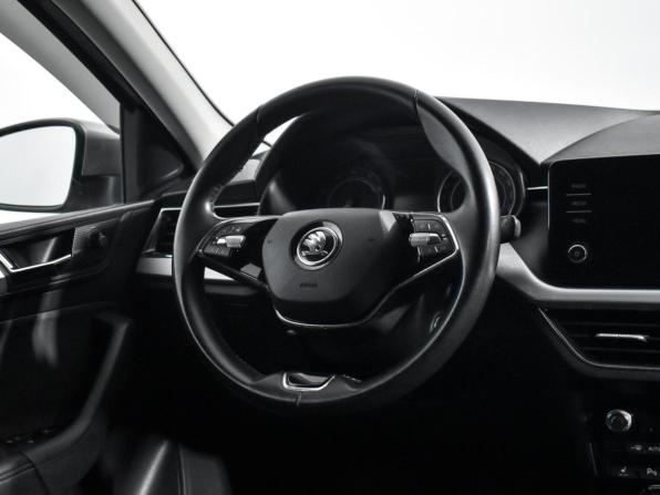 Skoda Rapid II с пробегом 2020 года, цена 1 547 900 рублей, 139475 км, лифтбек, Автокод Объявления