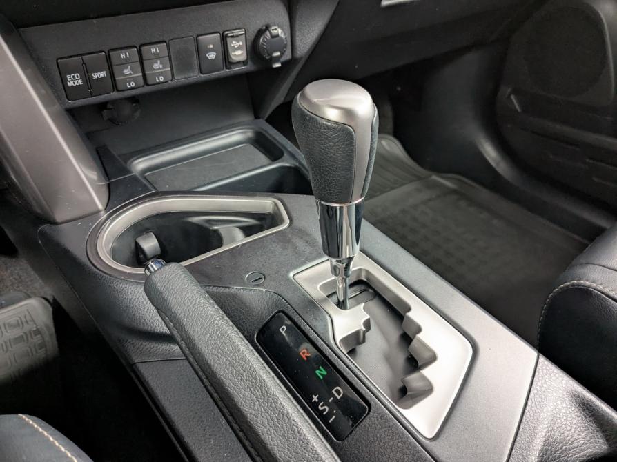 Toyota RAV4 IV (XA40) Рестайлинг Москва  - изображение 9