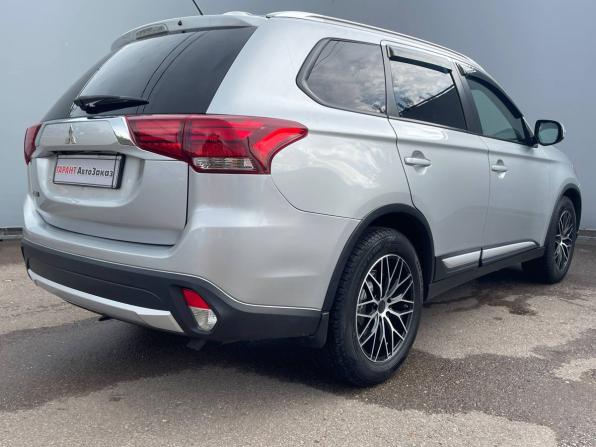Mitsubishi Outlander III Рестайлинг 2 с пробегом 2015 года, цена 1 720 000 рублей, 185720 км, внедорожник, Автокод Объявления