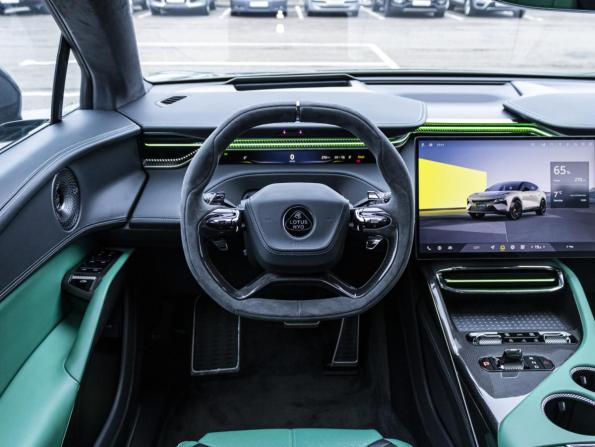 Lotus Eletre с пробегом 2023 года, цена 11 550 000 рублей, 2852 км, внедорожник, Автокод Объявления