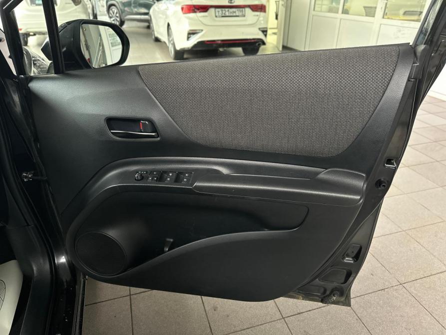 Toyota Sienta II Рестайлинг Санкт-Петербург  - изображение 13