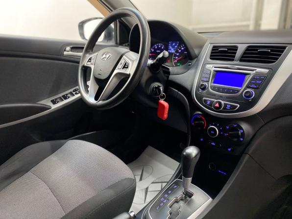 Hyundai Solaris I с пробегом 2014 года, цена 920 000 рублей, 151603 км, хэтчбек, Автокод Объявления