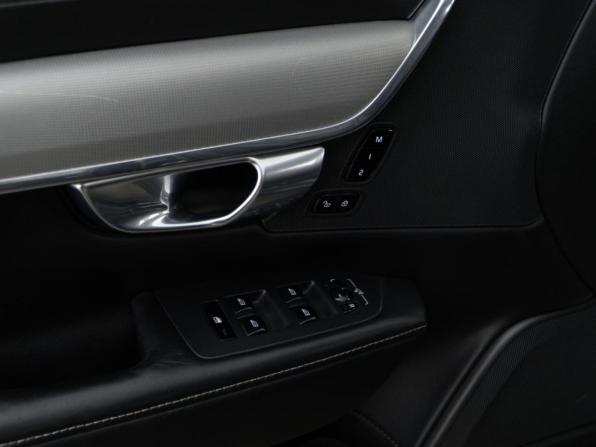 Volvo S90 II с пробегом 2017 года, цена 3 499 050 рублей, 83290 км, седан, Автокод Объявления