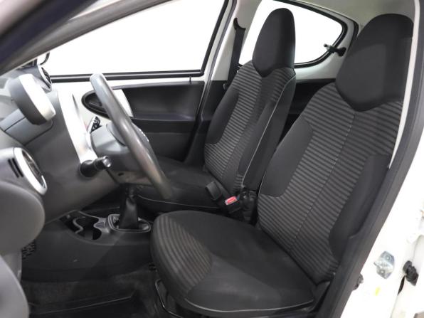 Peugeot 107 I Рестайлинг 2 с пробегом 2013 года, цена 649 000 рублей, 75185 км, хэтчбек, Автокод Объявления