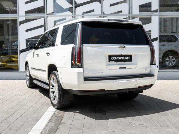 Cadillac Escalade IV с пробегом 2015 года, цена 4 240 000 рублей, 107109 км, внедорожник, Автокод Объявления
