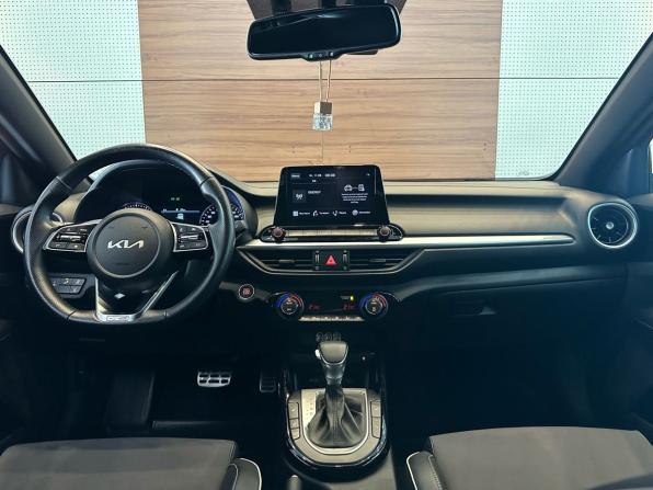 Kia Cerato IV с пробегом 2022 года, цена 2 699 900 рублей, 50129 км, седан, Автокод Объявления