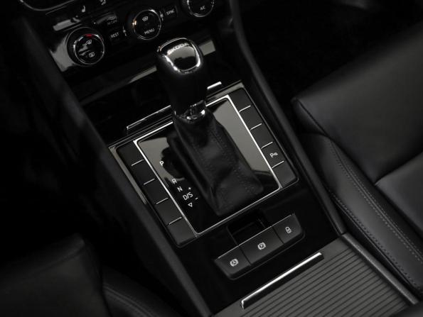 Skoda Superb III с пробегом 2018 года, цена 1 799 000 рублей, 142200 км, лифтбек, Автокод Объявления