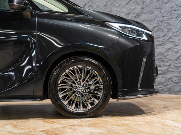 Новый Lexus LM II 2026 года, цена 17 290 000 рублей, минивэн, Автокод Объявления