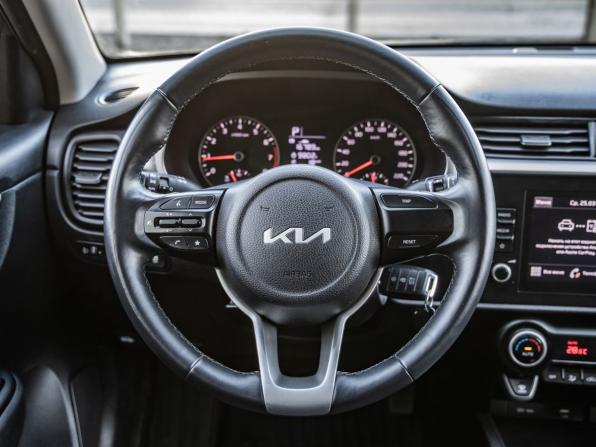 Kia Rio IV Рестайлинг с пробегом 2022 года, цена 1 733 000 рублей, 58041 км, седан, Автокод Объявления