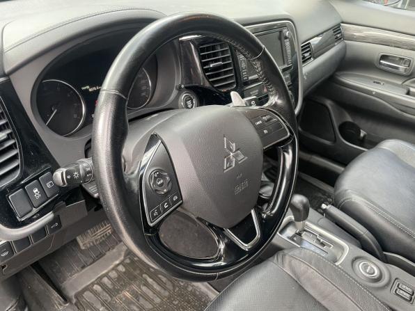 Mitsubishi Outlander III Рестайлинг 2 с пробегом 2015 года, цена 1 549 000 рублей, 230079 км, внедорожник, Автокод Объявления