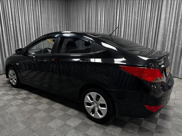Hyundai Solaris I Рестайлинг с пробегом 2014 года, цена 800 000 рублей, 273982 км, седан, Автокод Объявления
