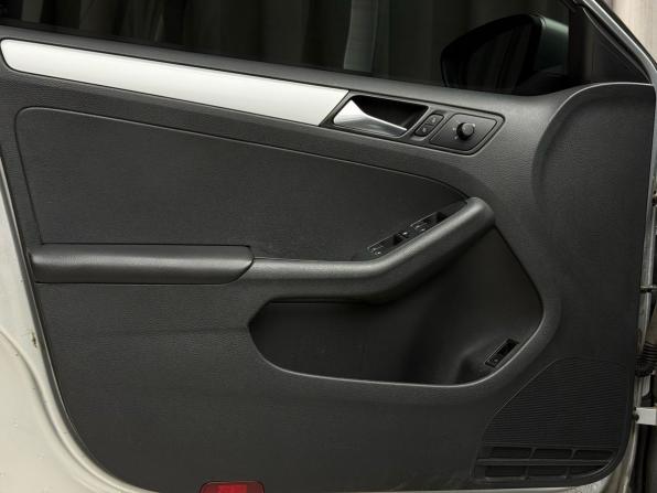 Volkswagen Jetta VI с пробегом 2012 года, цена 1 079 000 рублей, 222775 км, седан, Автокод Объявления