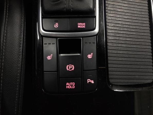 Kia Optima IV Рестайлинг с пробегом 2018 года, цена 1 799 000 рублей, 142192 км, седан, Автокод Объявления