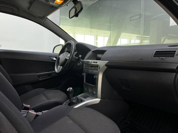 Opel Astra H Рестайлинг с пробегом 2013 года, цена 499 000 рублей, 238775 км, седан, Автокод Объявления