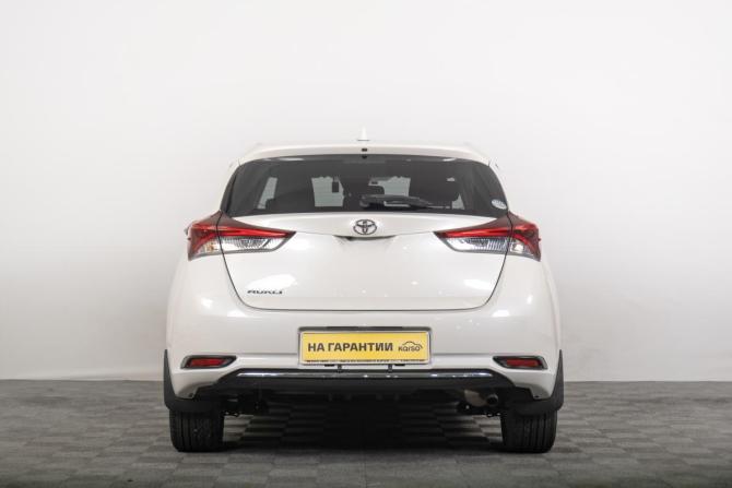 Toyota Auris II Рестайлинг с пробегом 2016 года, цена 1 649 000 рублей, 20000 км, хэтчбек, Автокод Объявления