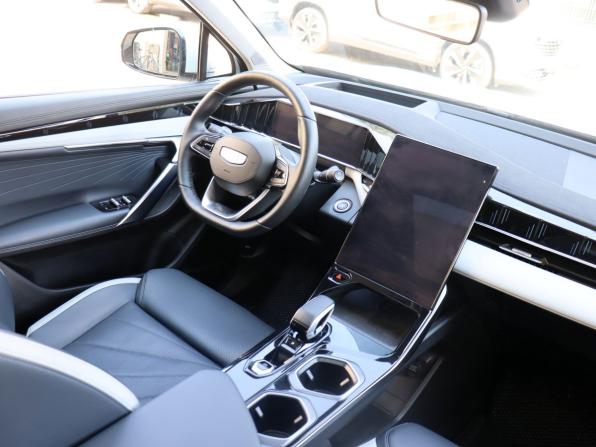 Geely Atlas II с пробегом 2024 года, цена 2 800 000 рублей, 45184 км, внедорожник, Автокод Объявления