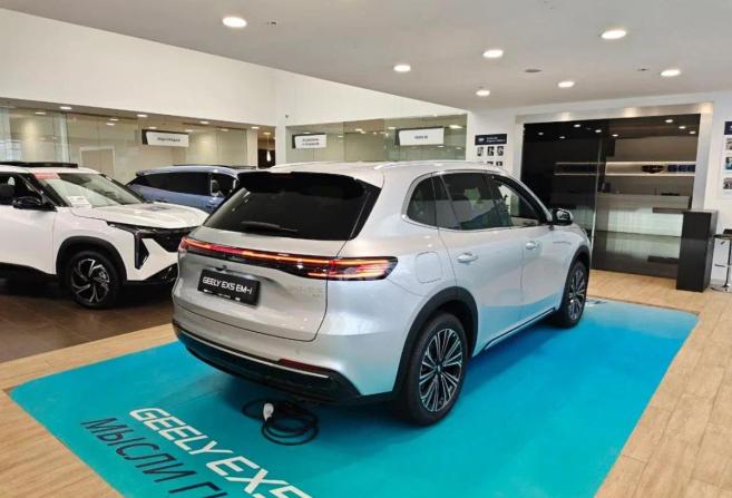 Новый Geely EX5 EM-i 2026 года, цена 3 969 990 рублей, внедорожник, Автокод Объявления