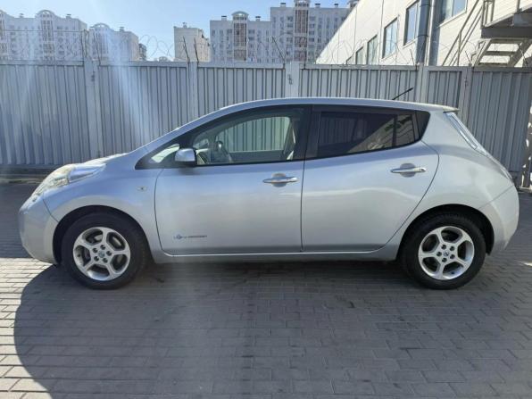 Nissan Leaf I (ZE0/AZE0) с пробегом 2012 года, цена 839 000 рублей, 145463 км, хэтчбек, Автокод Объявления