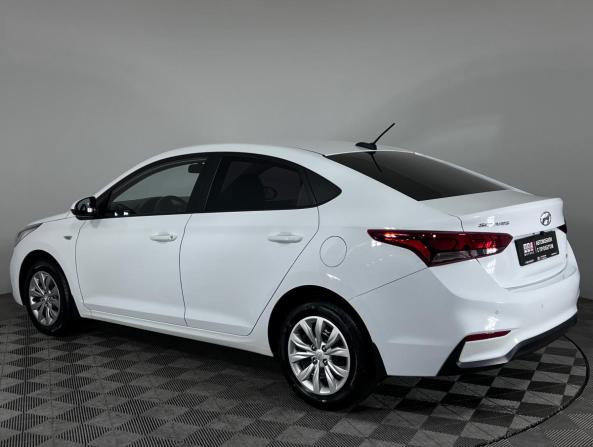 Hyundai Solaris II с пробегом 2017 года, цена 1 397 000 рублей, 87822 км, седан, Автокод Объявления