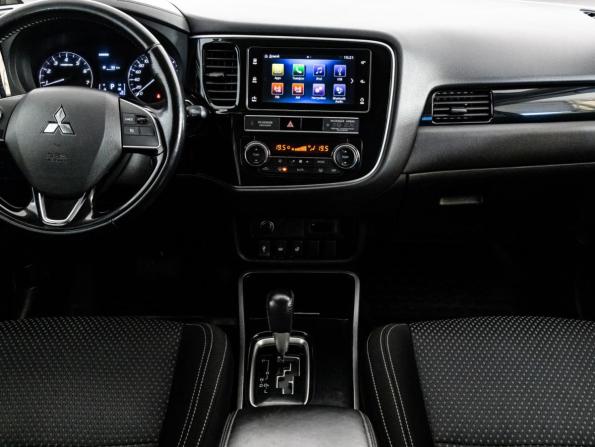 Mitsubishi Outlander III Рестайлинг 3 с пробегом 2020 года, цена 1 999 000 рублей, 158435 км, внедорожник, Автокод Объявления