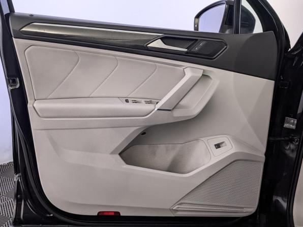Volkswagen Tiguan II с пробегом 2018 года, цена 2 550 000 рублей, 168658 км, внедорожник, Автокод Объявления