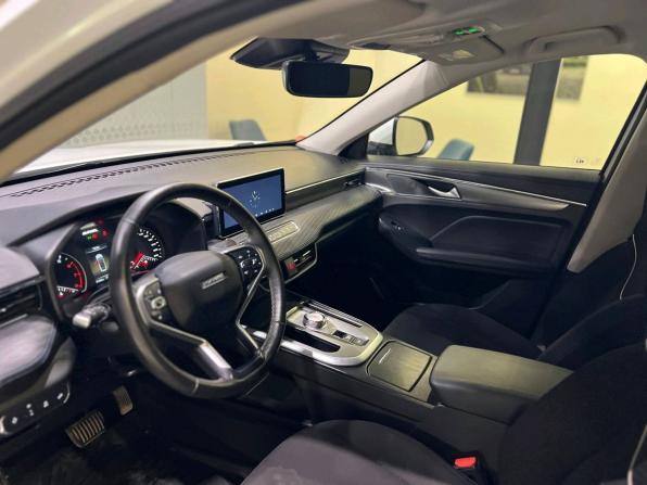 Haval Jolion I Рестайлинг с пробегом 2023 года, цена 1 749 000 рублей, 61858 км, внедорожник, Автокод Объявления