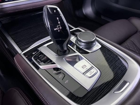 BMW 7 серии VI (G11/G12) Рестайлинг с пробегом 2019 года, цена 6 350 000 рублей, 82491 км, седан, Автокод Объявления