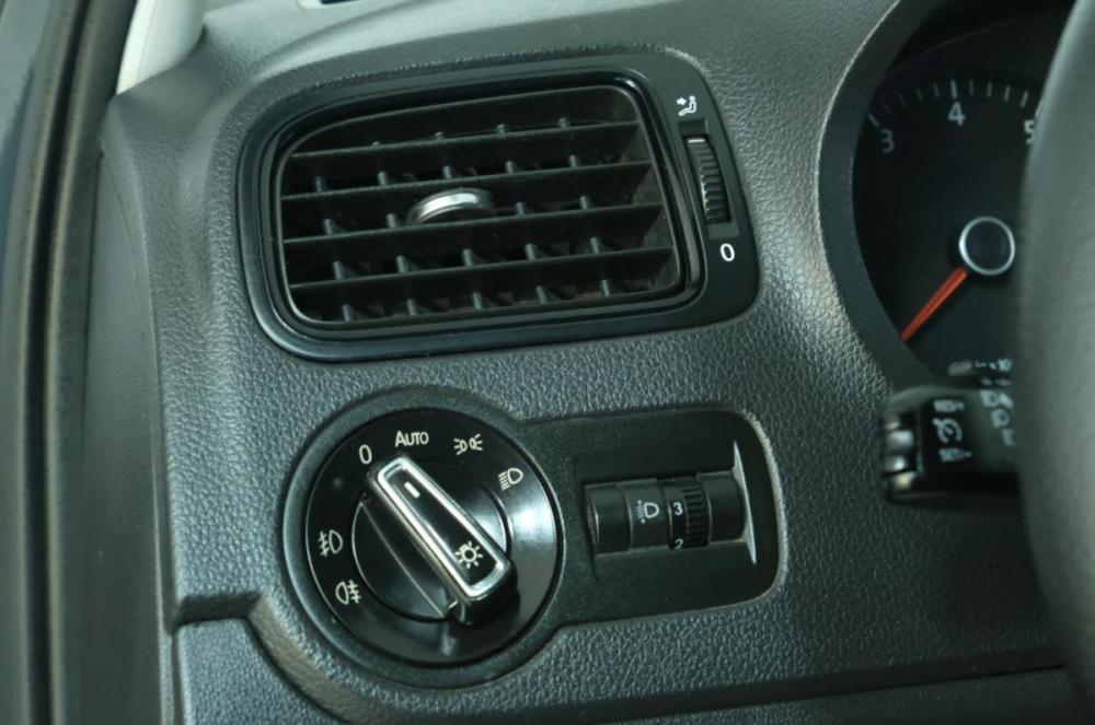 Volkswagen Polo V Омск  - изображение 11