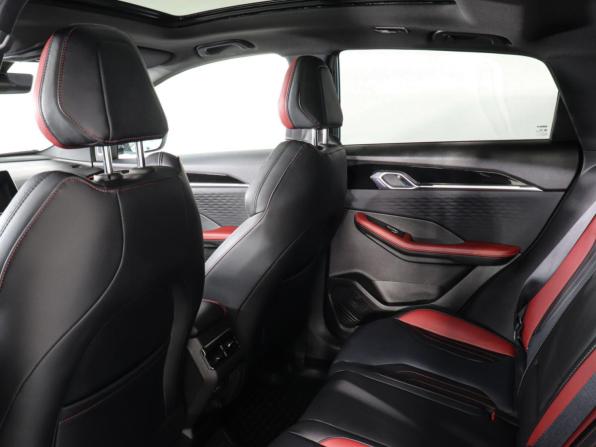 Geely Coolray I Рестайлинг с пробегом 2024 года, цена 2 609 000 рублей, 15800 км, внедорожник, Автокод Объявления