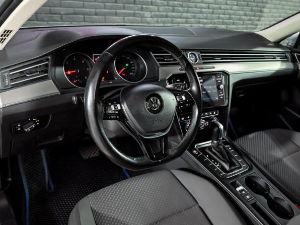 Volkswagen Passat B8 с пробегом 2017 года, цена 1 745 000 рублей, 198761 км, седан, Автокод Объявления