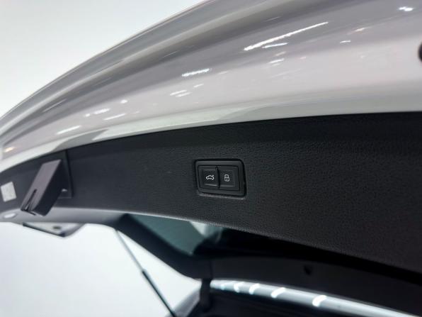 Audi Q7 II (4M) Рестайлинг 2 с пробегом 2024 года, цена 7 999 000 рублей, 31257 км, внедорожник, Автокод Объявления