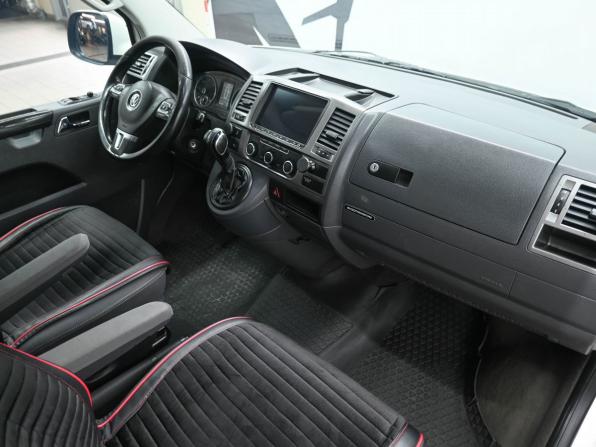 Volkswagen Multivan T5 Рестайлинг с пробегом 2011 года, цена 2 429 900 рублей, 394196 км, минивэн, Автокод Объявления