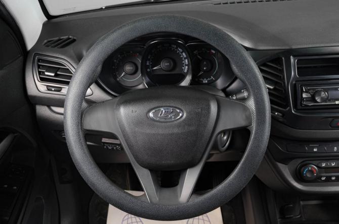 Lada (ВАЗ) Vesta I с пробегом 2017 года, цена 899 000 рублей, 65000 км, седан, Автокод Объявления