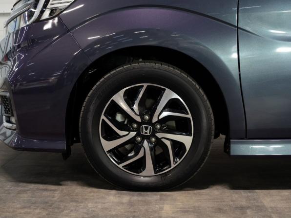 Honda Stepwgn V Рестайлинг с пробегом 2019 года, цена 2 580 000 рублей, 20500 км, минивэн, Автокод Объявления