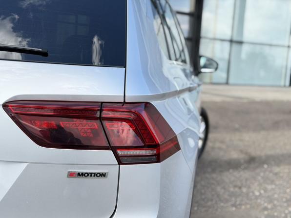 Volkswagen Tiguan II с пробегом 2018 года, цена 2 490 000 рублей, 134046 км, внедорожник, Автокод Объявления