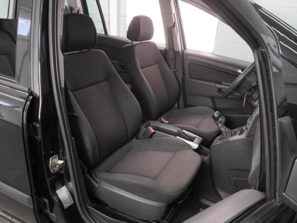 Opel Zafira B Рестайлинг с пробегом 2011 года, цена 1 220 000 рублей, 28106 км, компактвэн, Автокод Объявления