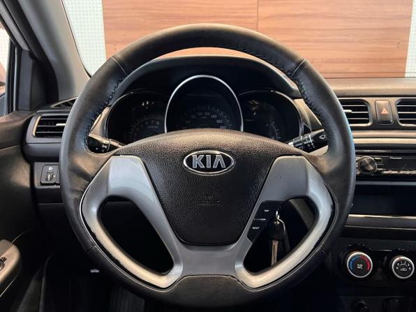Kia Rio III Рестайлинг с пробегом 2015 года, цена 900 000 рублей, 149988 км, седан, Автокод Объявления