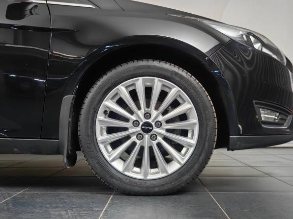 Ford Focus III Рестайлинг с пробегом 2015 года, цена 1 048 000 рублей, 61000 км, универсал, Автокод Объявления