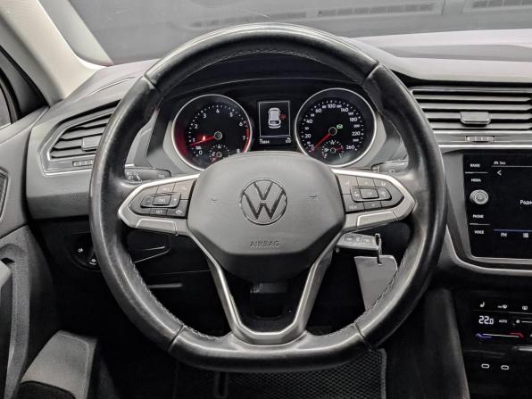 Volkswagen Tiguan II Рестайлинг с пробегом 2021 года, цена 2 655 000 рублей, 74000 км, внедорожник, Автокод Объявления