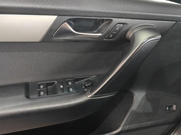 Volkswagen Passat B7 с пробегом 2013 года, цена 987 000 рублей, 180000 км, седан, Автокод Объявления