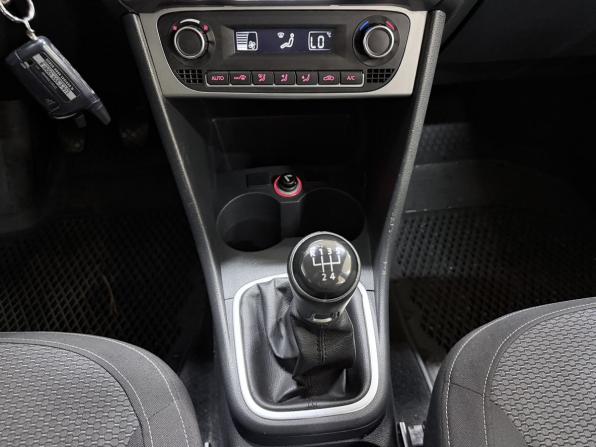 Volkswagen Polo V Рестайлинг с пробегом 2015 года, цена 890 000 рублей, 100860 км, седан, Автокод Объявления