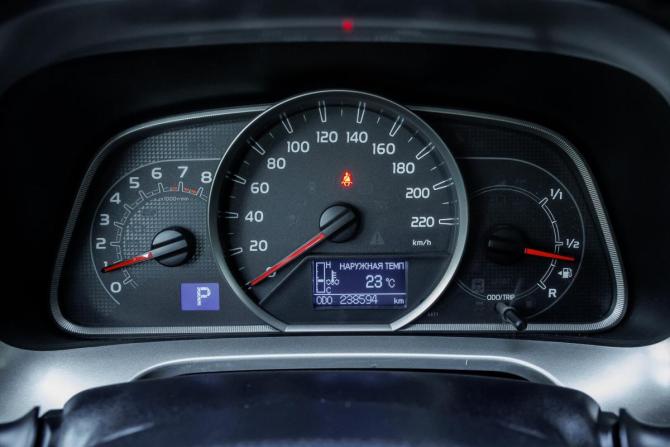 Toyota RAV4 IV (XA40) Рестайлинг с пробегом 2015 года, цена 1 682 000 рублей, 235000 км, внедорожник, Автокод Объявления