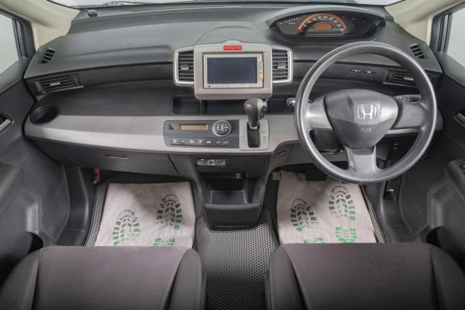Honda Freed I с пробегом 2010 года, цена 1 149 000 рублей, 156000 км, компактвэн, Автокод Объявления