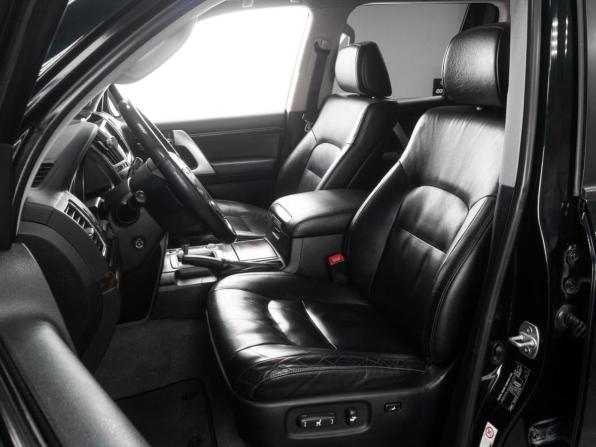 Toyota Land Cruiser 200 Series Рестайлинг 1 с пробегом 2013 года, цена 4 569 000 рублей, 207320 км, внедорожник, Автокод Объявления