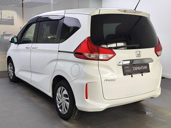 Honda Freed II с пробегом 2017 года, цена 1 519 000 рублей, 136000 км, компактвэн, Автокод Объявления