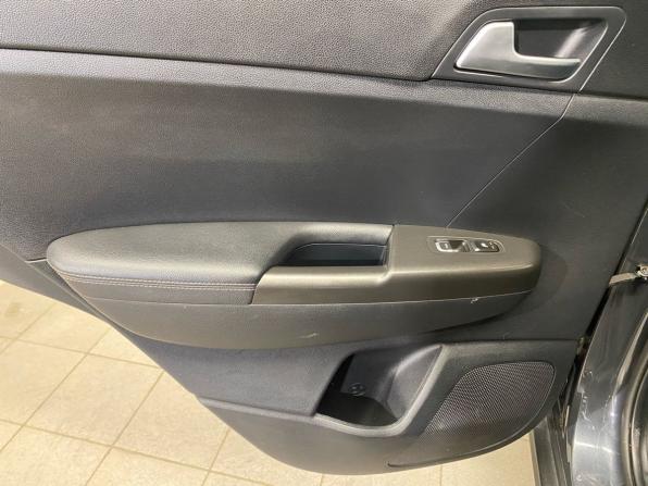 Kia Sportage IV Рестайлинг с пробегом 2018 года, цена 1 828 000 рублей, 161000 км, внедорожник, Автокод Объявления