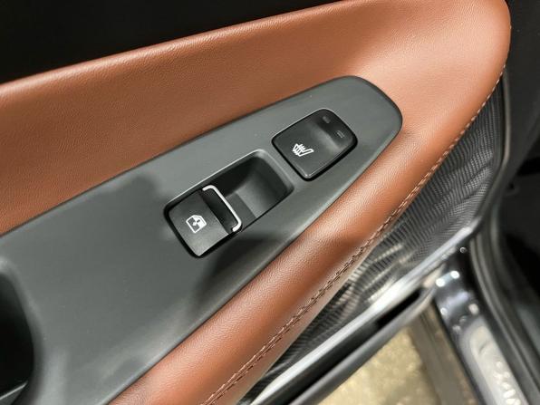 Hyundai Santa Fe IV Рестайлинг с пробегом 2021 года, цена 2 535 000 рублей, 241901 км, внедорожник, Автокод Объявления